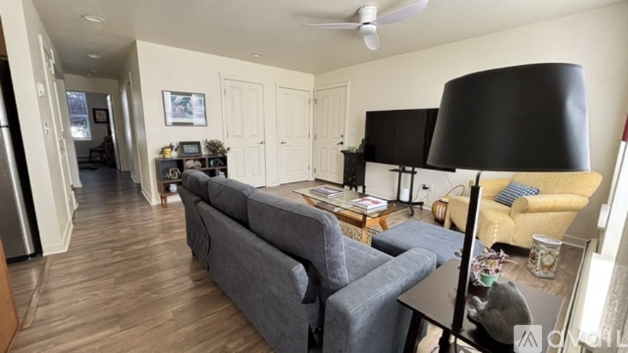 530 Founders Avenue 2 Beds Condo for Rent - Photo gallery 2