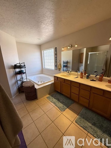 2411 Canyon Glen Road 3 Beds Apartment for Rent - Photo gallery 5