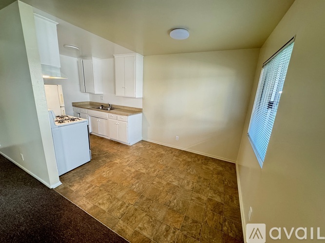 1160 East Alosta Avenue 1 Apartment for Rent - Photo gallery 2