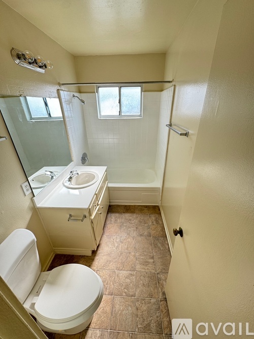 1160 East Alosta Avenue 1 Apartment for Rent - Photo gallery 4