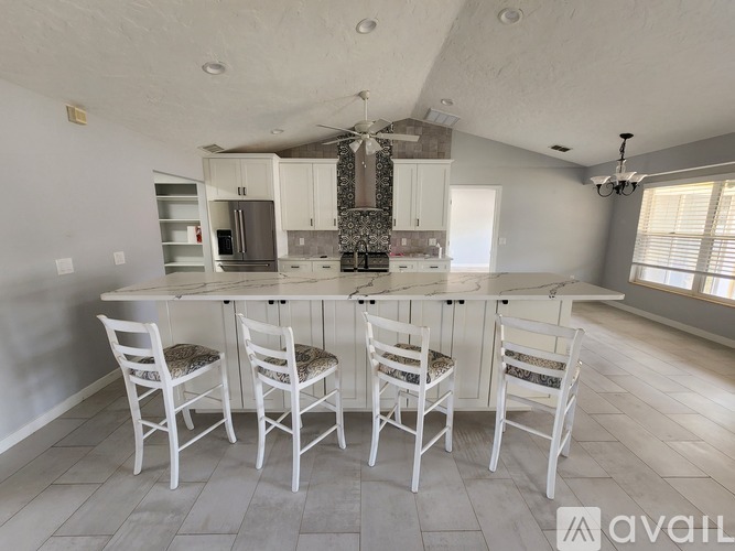 1011 85th Court Northwest 3 Beds Single Family Home for Rent - Photo gallery 2