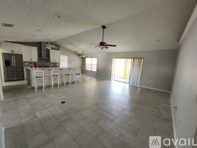 1011 85th Court Northwest 3 Beds Single Family Home for Rent - Photo gallery 4