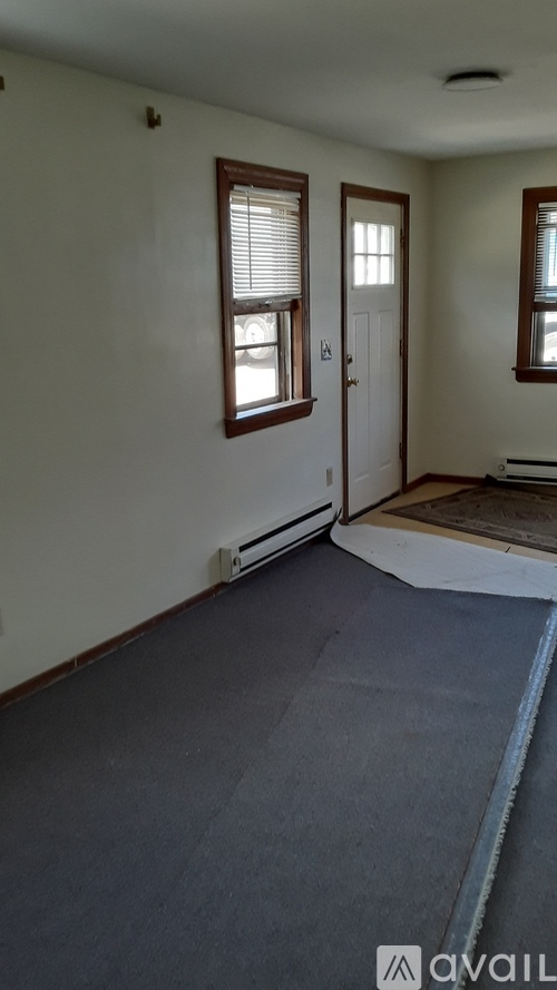 42 East Schaaf Road 1 Apartment for Rent - Photo gallery 2