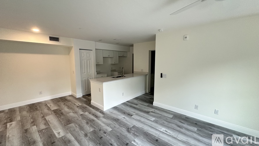 3024 Parkway Boulevard 2 Beds Condo for Rent - Photo gallery 3