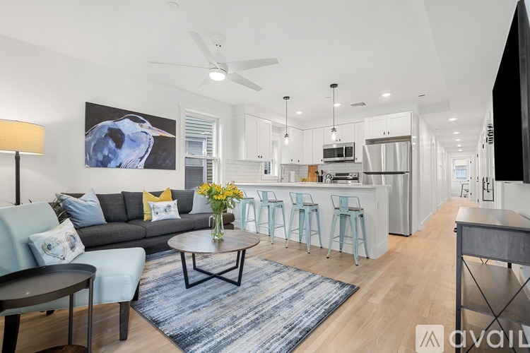 349 W Fourth St 5 Beds Apartment for Rent - Photo gallery 3