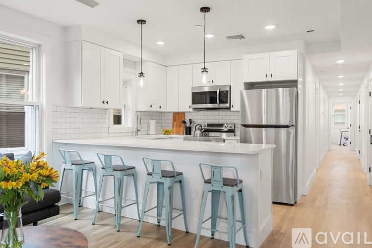 349 W Fourth St 5 Beds Apartment for Rent - Photo gallery 5