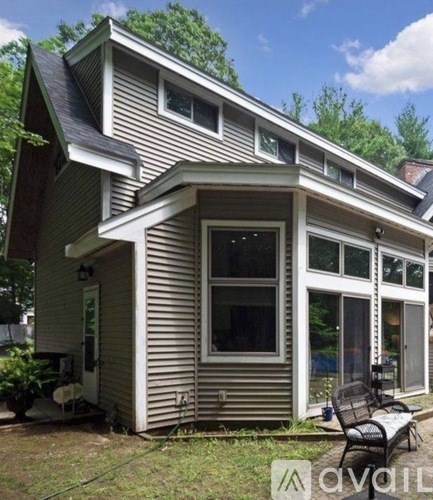 10 Cold Harbor Drive 2 Beds Apartment for Rent