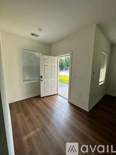 2635 South Allen Drive 3 Beds Single Family Home for Rent - Photo gallery 2