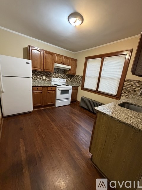 23 Harbison Avenue 3 Beds Apartment for Rent