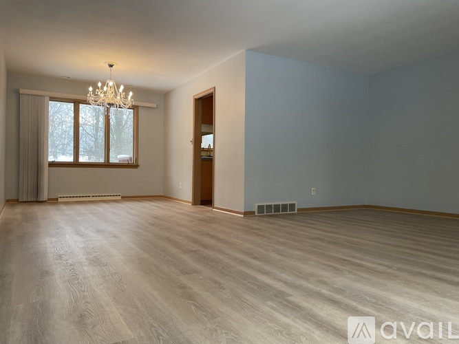 748 Radford Dr 3 Beds Single Family Home for Rent - Photo gallery 2