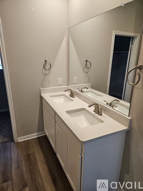 10305 Mager Lane 4 Beds Single Family Home for Rent - Photo gallery 3