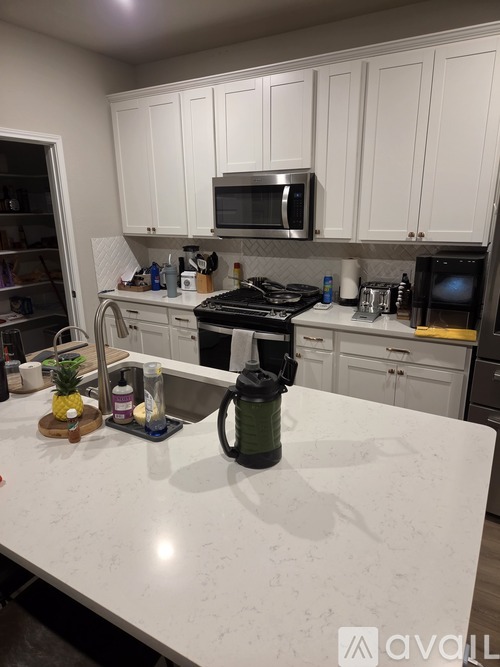 10305 Mager Lane 4 Beds Single Family Home for Rent - Photo gallery 5