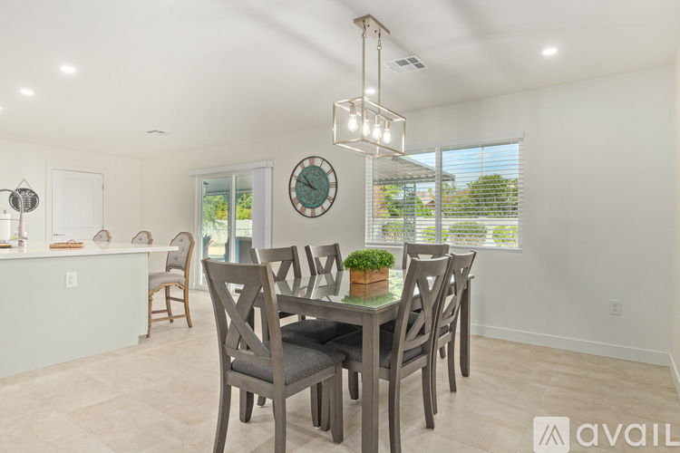 9830 W Evergreen Dr 2 Beds Single Family Home for Rent - Photo gallery 4