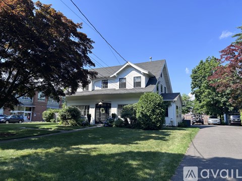 1038 Old Post Rd 4 Beds Apartment for Rent