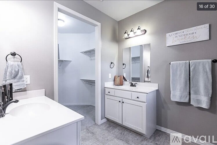 604 North Longfellow Lane 4 Beds Single Family Home for Rent - Photo gallery 3