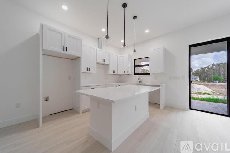 541 Ladd St 3 Beds Townhouse for Rent - Photo gallery 4