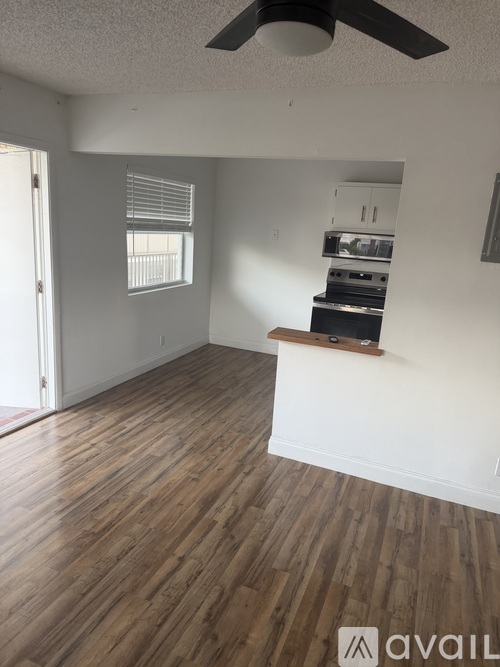 2829 Van Buren Street Studio Apartment for Rent - Photo gallery 5