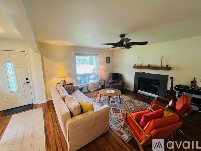 403 Center Street 3 Beds Single Family Home for Rent - Photo gallery 2