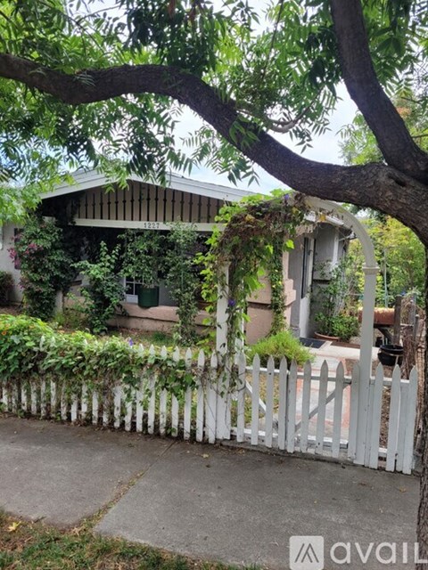 1227 Oak Grove Drive 2 Beds Apartment for Rent
