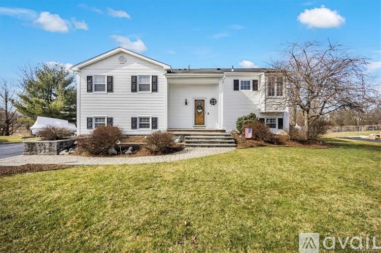 9 Pilgrim Lane 3 Beds Single Family Home for Rent - Photo gallery 1