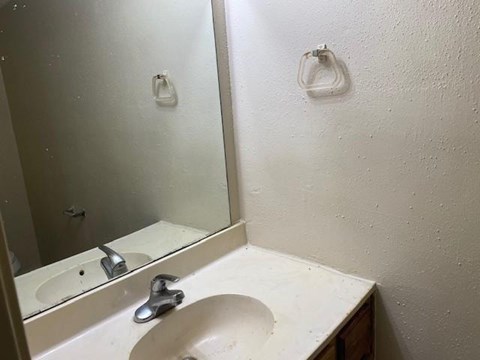 2111 Shiveley Cir 3 Beds Apartment for Rent