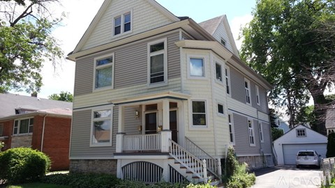 83 E. Quincy Street 2 Beds Apartment for Rent