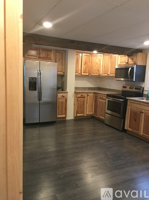 799 Hudson Ave 3 Beds Apartment for Rent - Photo gallery 2