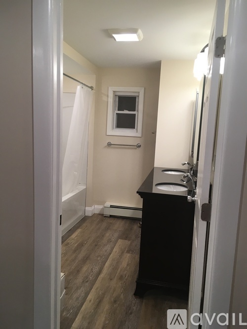799 Hudson Ave 3 Beds Apartment for Rent - Photo gallery 4