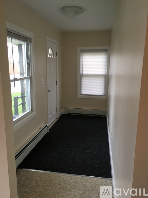 799 Hudson Ave 3 Beds Apartment for Rent - Photo gallery 5