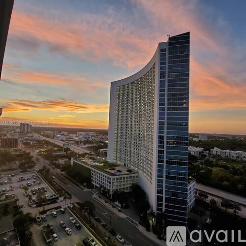 600 Northeast 36th Street 3 Beds Condo for Rent - Photo gallery 1
