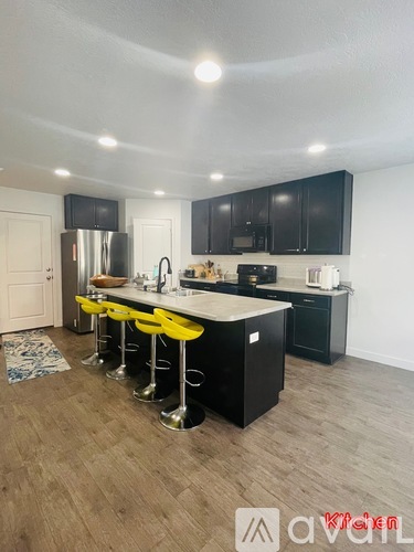 3051 S Willow Creek Dr 3 Beds Single Family Home for Rent - Photo gallery 3