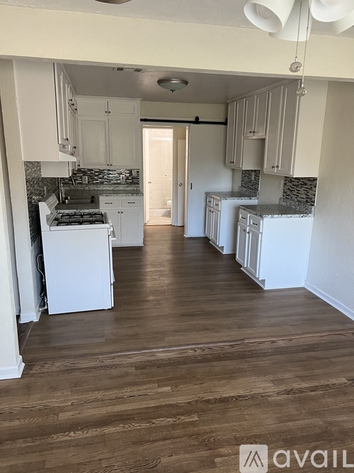 2036 N.E. 12th St. 4 Beds Single Family Home for Rent - Photo gallery 1
