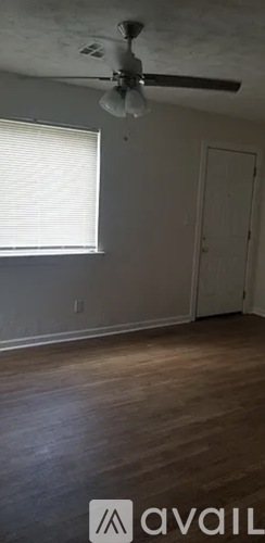 2036 N.E. 12th St. 4 Beds Single Family Home for Rent - Photo gallery 2