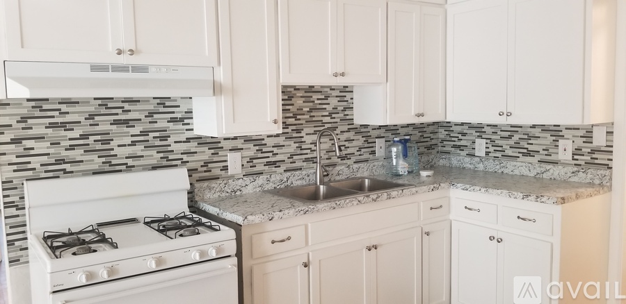 2036 N.E. 12th St. 4 Beds Single Family Home for Rent - Photo gallery 5