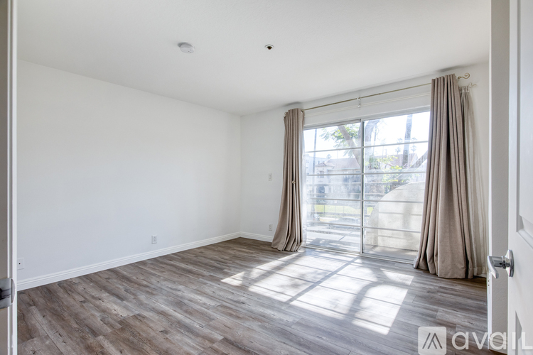 345 S Alexandria Ave 2 Beds Condo for Rent - Photo gallery 4