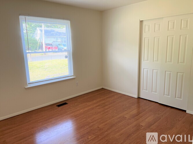 11 Woodland Road 3 Beds Single Family Home for Rent - Photo gallery 5