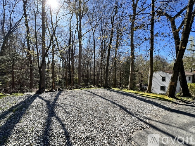 73 Hemlock Road 2 Beds Single Family Home for Rent - Photo gallery 3
