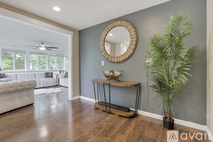 8752 Seabright Drive 3 Beds Single Family Home for Rent - Photo gallery 2