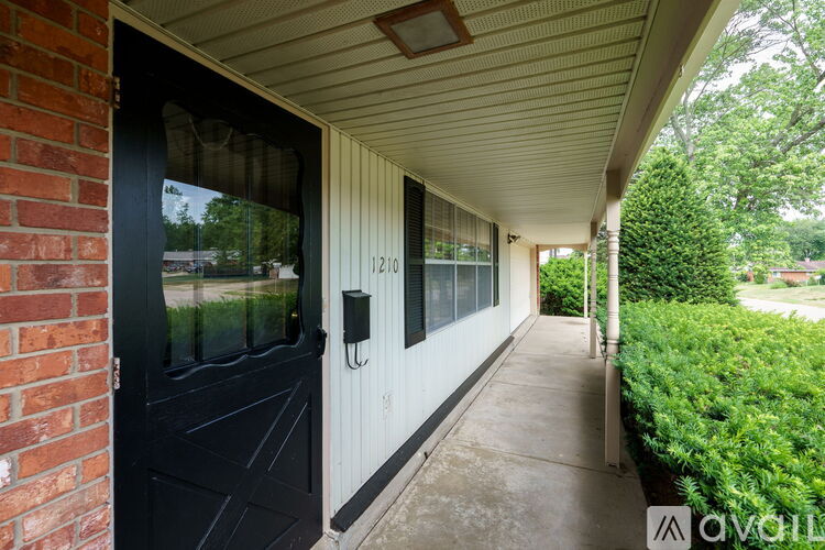 1210 Rona Pkwy Dr 3 Beds Single Family Home for Rent - Photo gallery 4