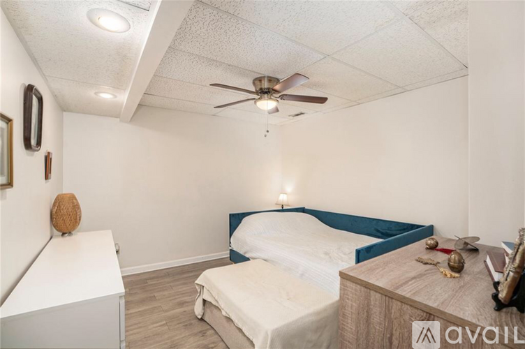 1990 Kinridge Rd 1 Single Family Home for Rent - Photo gallery 2