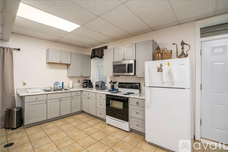 1990 Kinridge Rd 1 Single Family Home for Rent - Photo gallery 3
