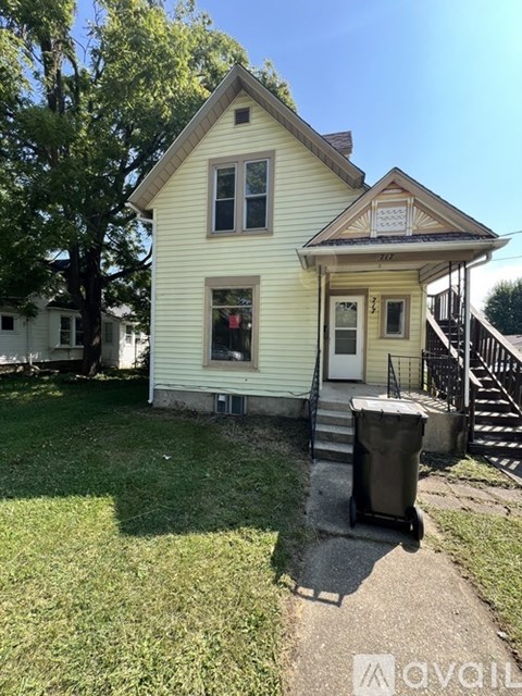 Lincoln Ave 2 Beds Apartment for Rent