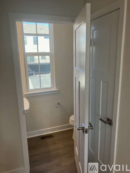 343 E Cochran St 3 Beds Single Family Home for Rent - Photo gallery 3