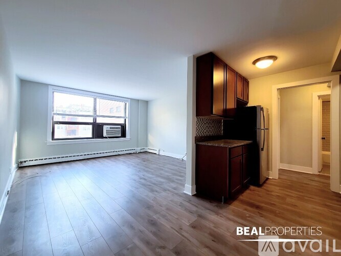 445 W Wellington Ave 1 Apartment for Rent - Photo gallery 1