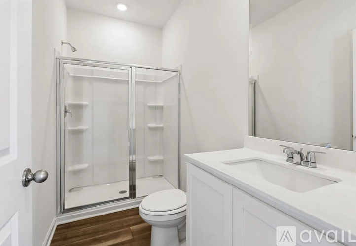 27 Crescent Blvd 5 Beds Single Family Home for Rent - Photo gallery 4