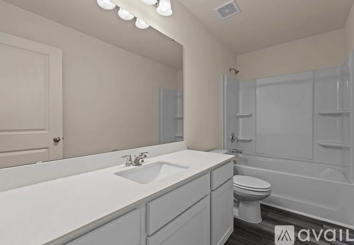 27 Crescent Blvd 5 Beds Single Family Home for Rent - Photo gallery 5