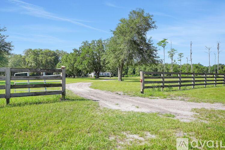 5854 County Road 315C 3 Beds Single Family Home for Rent - Photo gallery 2