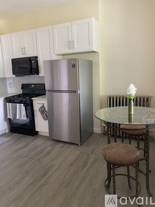 7442 South Langley Avenue 3 Beds Apartment for Rent - Photo gallery 1