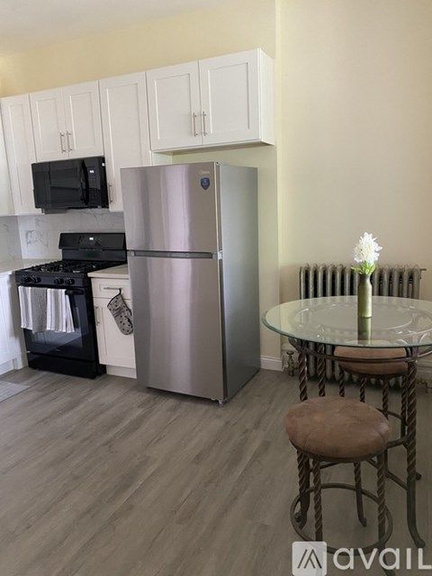 7442 South Langley Avenue 3 Beds Apartment for Rent