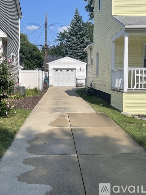 3048 Kipling Ave 3 Beds Apartment for Rent